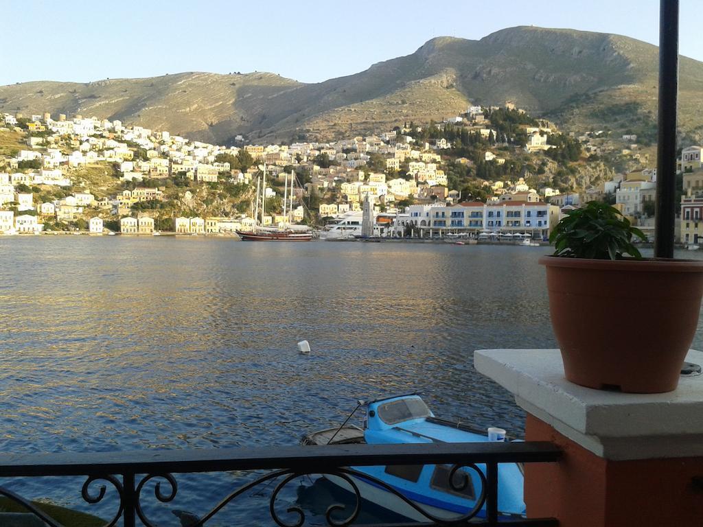 Nikolitsi Studios Symi Habitación foto