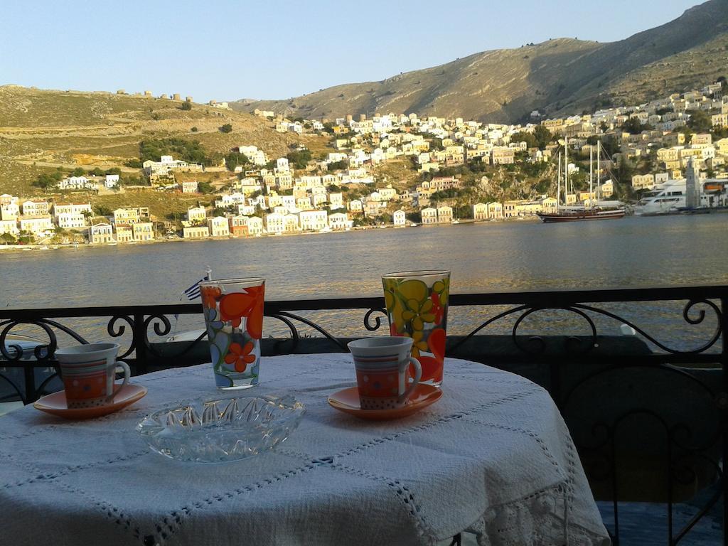 Nikolitsi Studios Symi Habitación foto