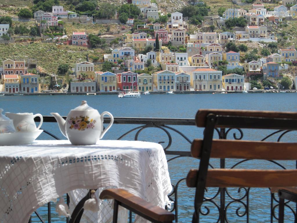 Nikolitsi Studios Symi Habitación foto