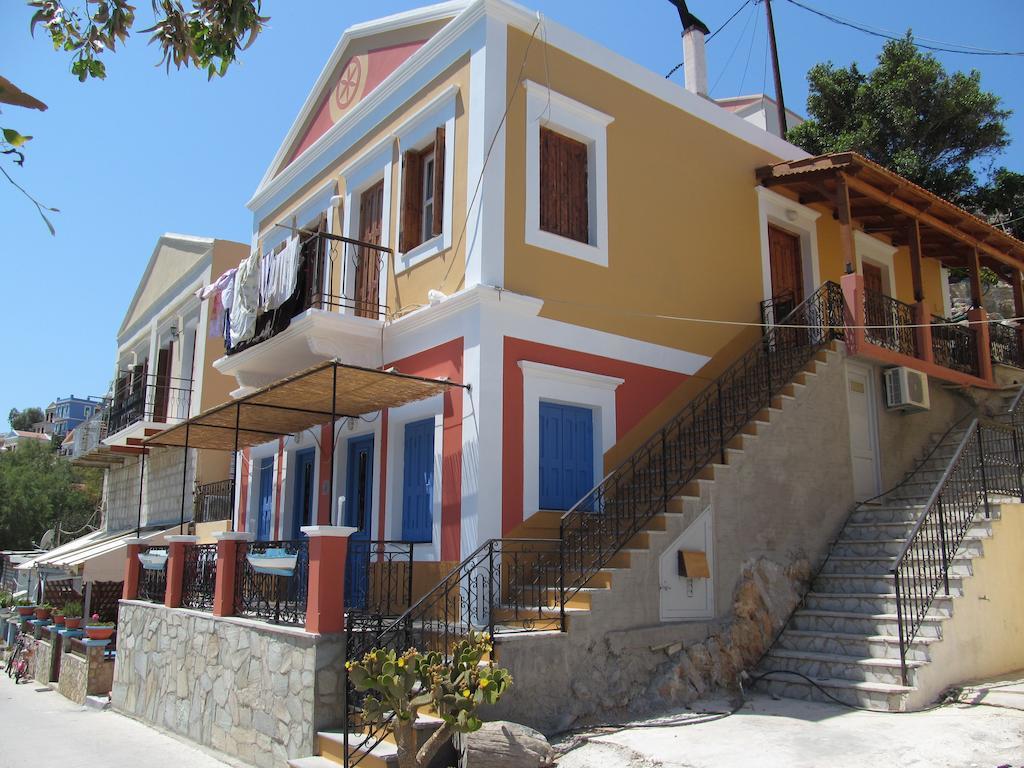Nikolitsi Studios Symi Habitación foto