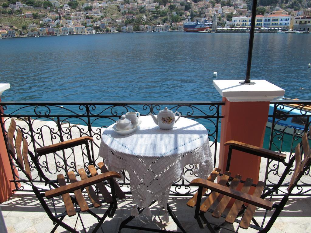 Nikolitsi Studios Symi Habitación foto