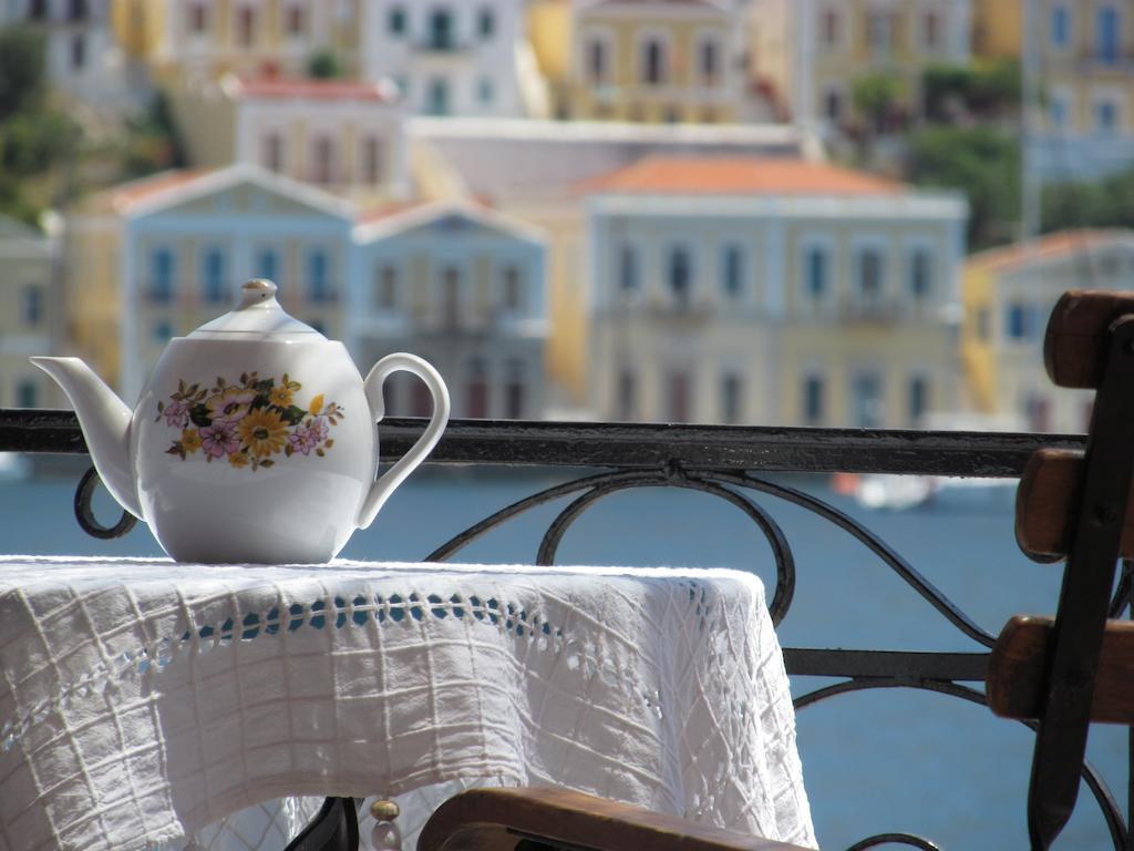 Nikolitsi Studios Symi Habitación foto