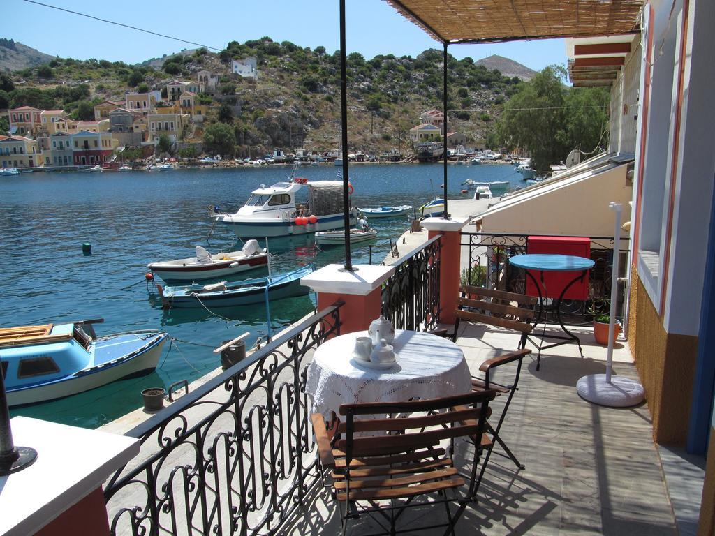 Nikolitsi Studios Symi Habitación foto